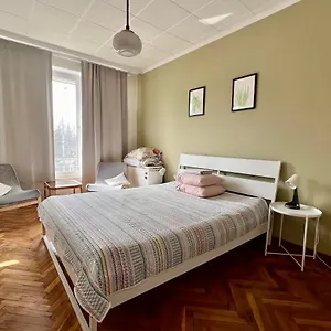 https://la-gare-apartment.varna-hotels.com